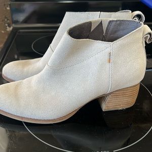 Light Grey Tom’s slip on booties